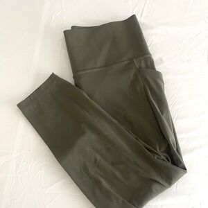 Athleta Women's Salutation Stash Mesh 7/8 tight legging compression moss large